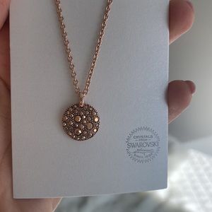 🏷 Swarovski Adore Rose gold Disc Necklace